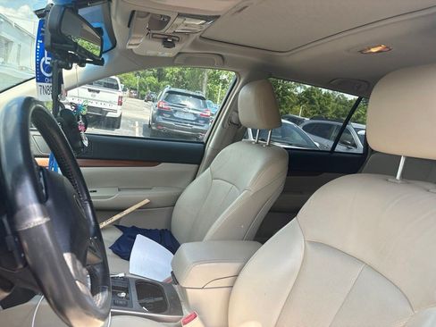 Used 2014 Subaru Outback 2.5i Limited w/ Moonroof Package AWD/4WD image 15