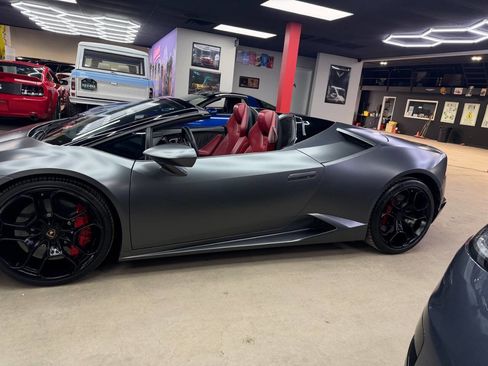 Used 2017 Lamborghini Huracan LP 610-4 image 6