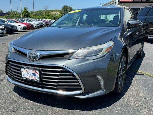 Used 2017 Toyota Avalon XLE Premium w/ All Weather Liner Package FWD image 1