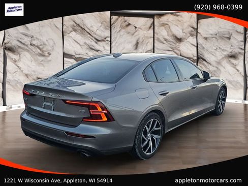 Used 2019 Volvo S60 T5 Momentum w/ Premium Package image 7