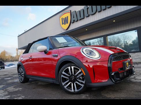 Used 2023 MINI Cooper S image 1