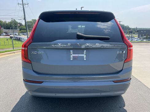 Used 2023 Volvo XC90 B5 Core AWD/4WD image 8