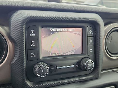 Used 2020 Jeep Wrangler Sport image 11