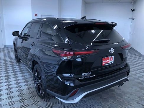 Certified 2025 Toyota Highlander XSE image 12