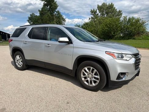 Used 2020 Chevrolet Traverse LT FWD image 4