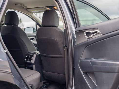 Used 2025 Kia Sportage LX image 13