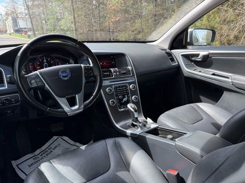 Used 2015 Volvo XC60 T5 Premier image 9