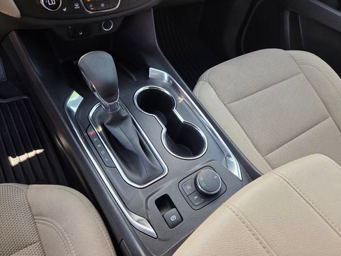 Used 2023 Chevrolet Traverse LT FWD image 28