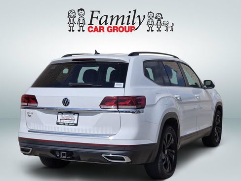 Used 2023 Volkswagen Atlas SE w/ Panoramic Sunroof Package FWD image 4