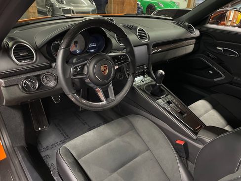 Used 2023 Porsche 718 Boxster GTS image 2