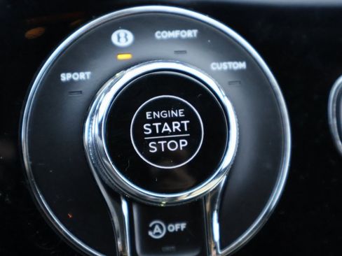 Used 2023 Bentley Bentayga Extended Wheelbase image 32