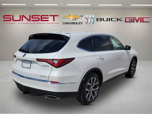 Used 2023 Acura MDX SH-AWD w/ Technology Package image 4