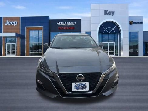 Used 2022 Nissan Altima 2.5 SV AWD/4WD image 2
