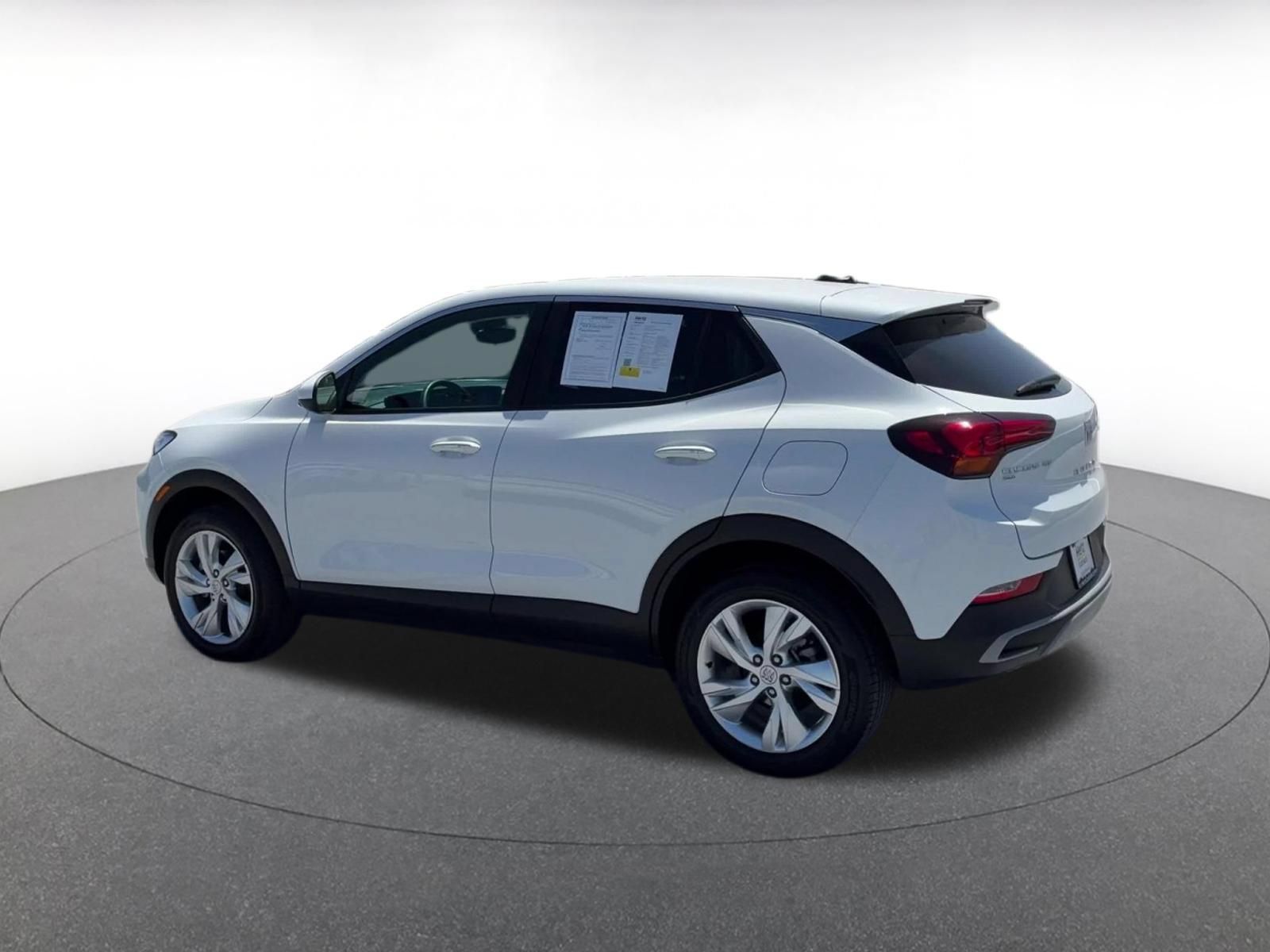 Used 2025 Buick Encore GX Preferred AWD/4WD image 9