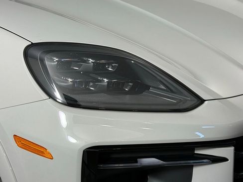 New 2026 Porsche Cayenne GTS image 15