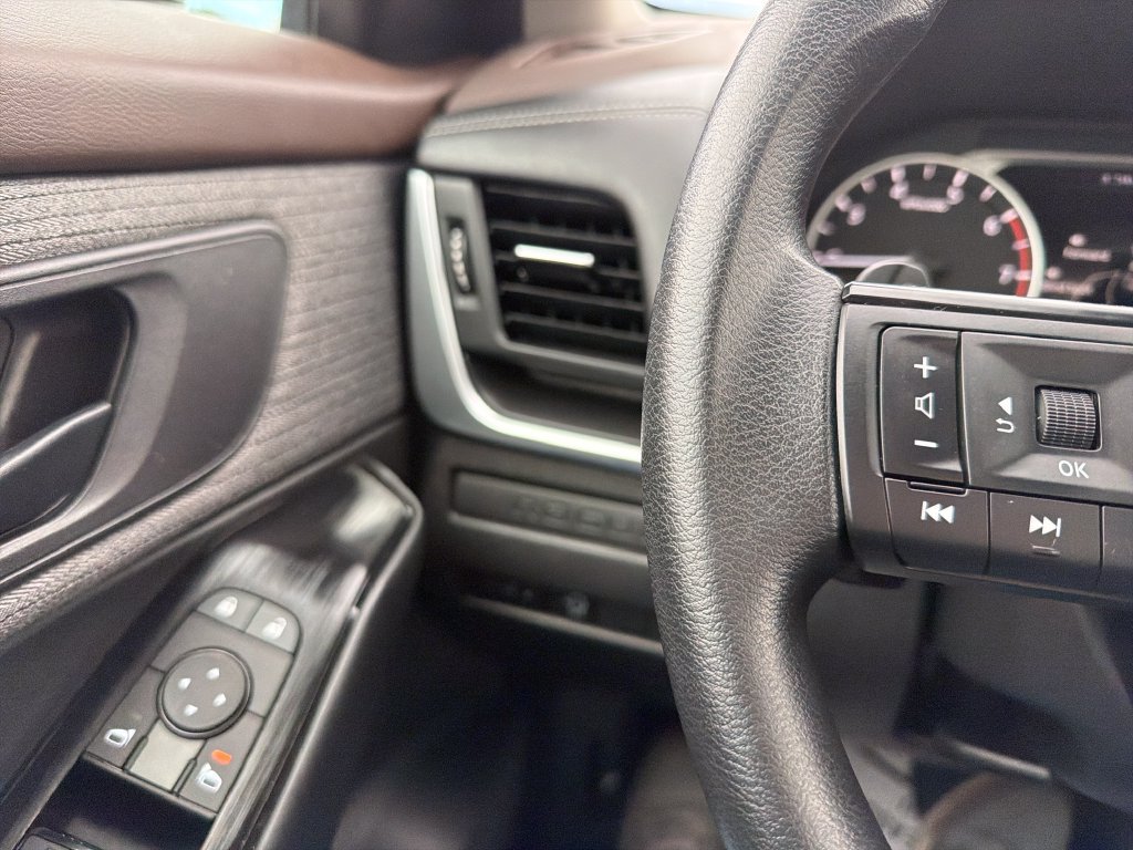Used 2023 Nissan Rogue S AWD/4WD image 28