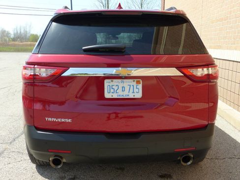 Used 2021 Chevrolet Traverse LT FWD image 9
