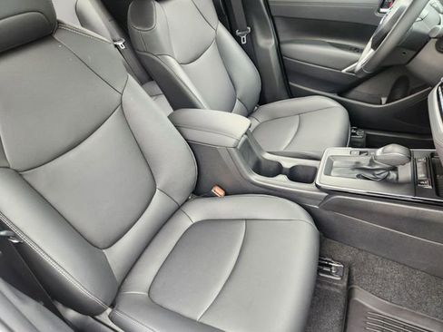 Used 2026 Toyota Corolla Cross XLE w/ Convenience Package FWD image 10