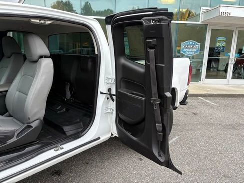 Used 2015 Chevrolet Colorado W/T RWD image 20