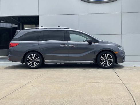 Used 2018 Honda Odyssey Elite image 3