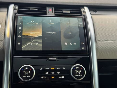 Used 2021 Land Rover Discovery S R-Dynamic image 23