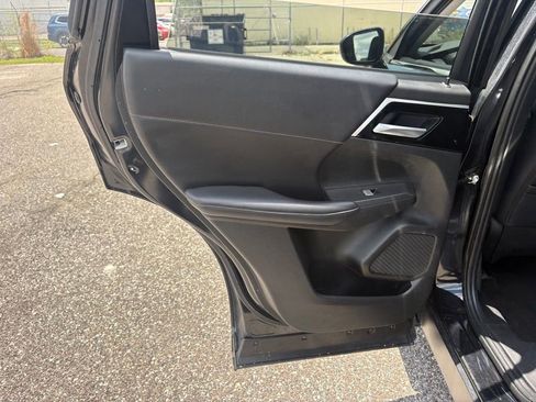 Used 2024 Mitsubishi Outlander SE Black Edition FWD image 12