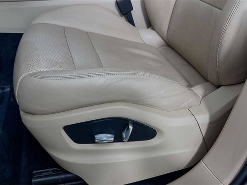 Certified 2019 Porsche Cayenne AWD/4WD image 13