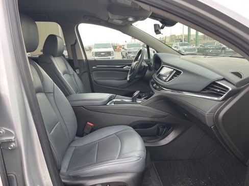 Used 2020 Buick Enclave Essence image 14