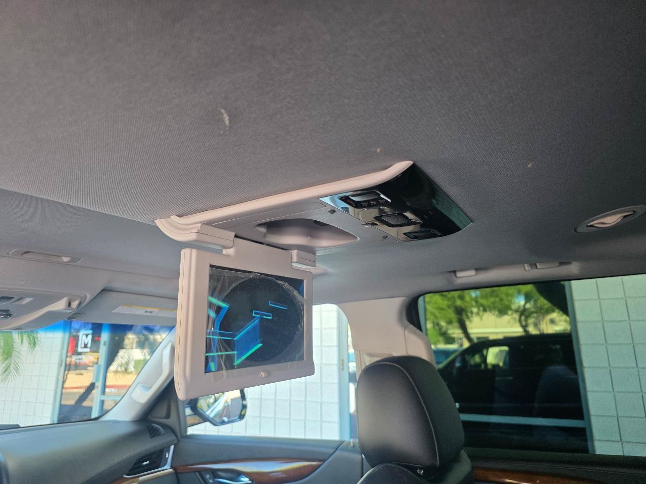 Used 2019 Cadillac Escalade ESV Luxury AWD/4WD image 11