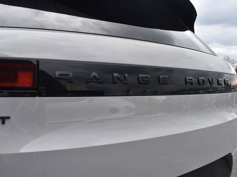 Used 2024 Land Rover Range Rover Sport SE AWD/4WD image 17