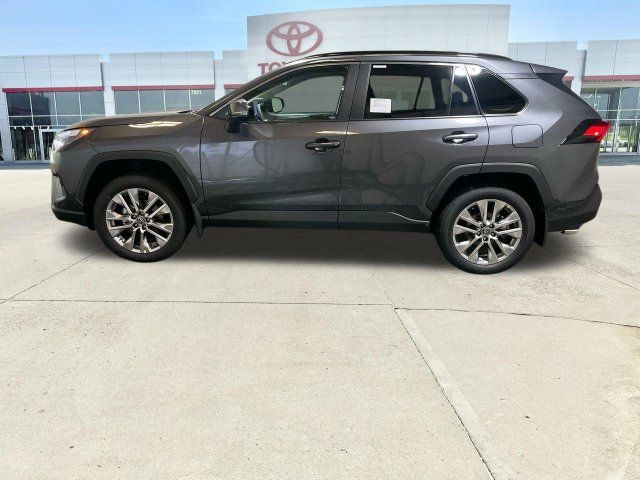 Used 2025 Toyota RAV4 XLE Premium w/ Weather Package AWD/4WD image 5