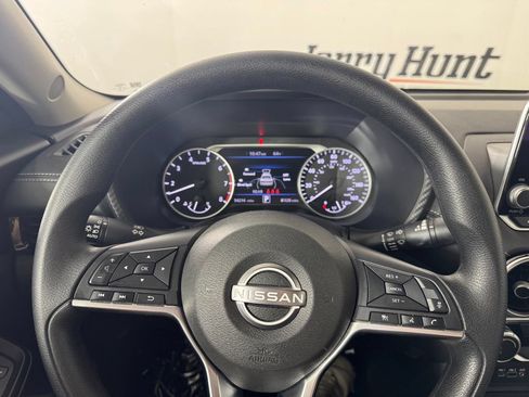 Used 2024 Nissan Sentra SV FWD image 16