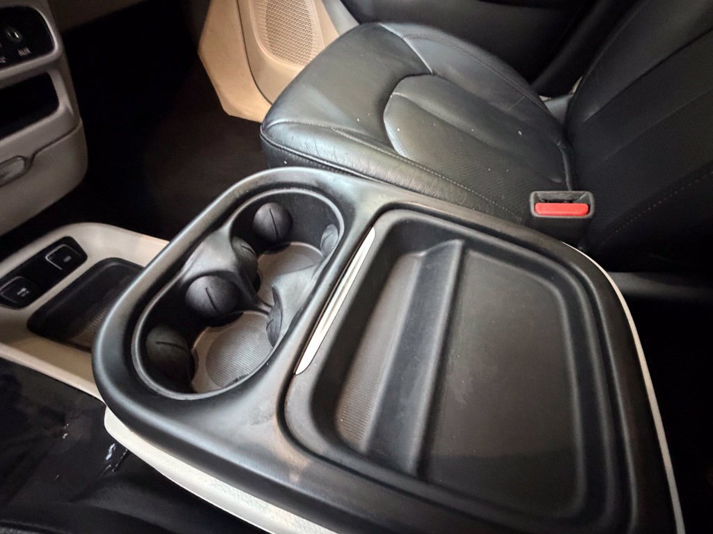 Used 2019 Chrysler Pacifica Touring-L w/ Advanced Safetytec Group FWD image 31