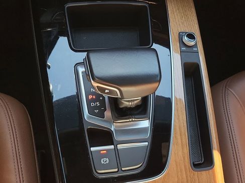 Used 2022 Audi Q5 2.0T Premium w/ Convenience Package image 15