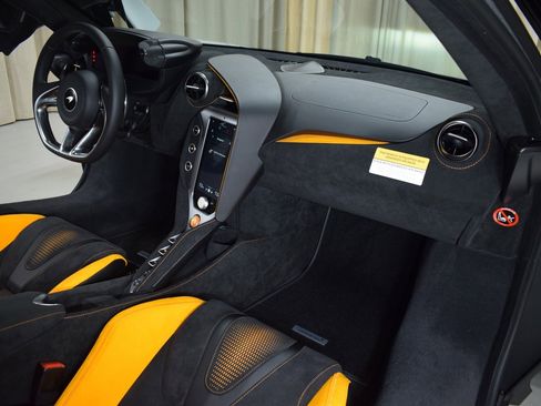 New 2026 McLaren 750S image 22