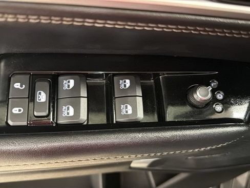 Used 2024 Jeep Wagoneer Series III AWD/4WD image 16