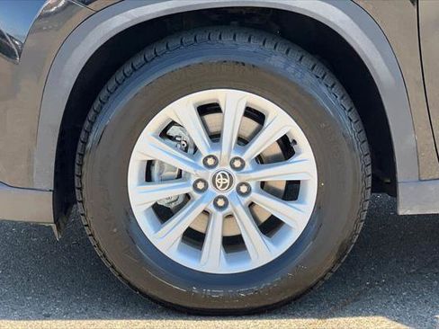 Certified 2025 Toyota Grand Highlander AWD image 32