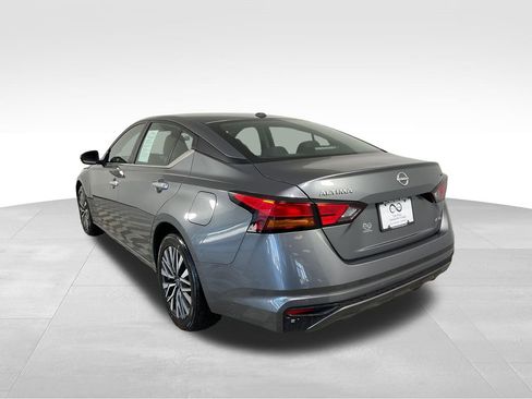 Used 2024 Nissan Altima 2.5 SV AWD/4WD image 7