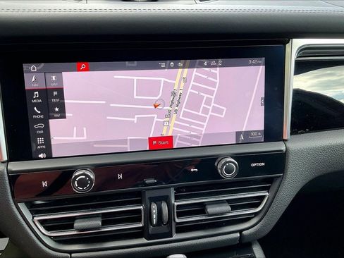 Used 2023 Porsche Macan S image 15