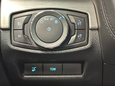 Used 2016 Ford Explorer Platinum AWD/4WD image 32