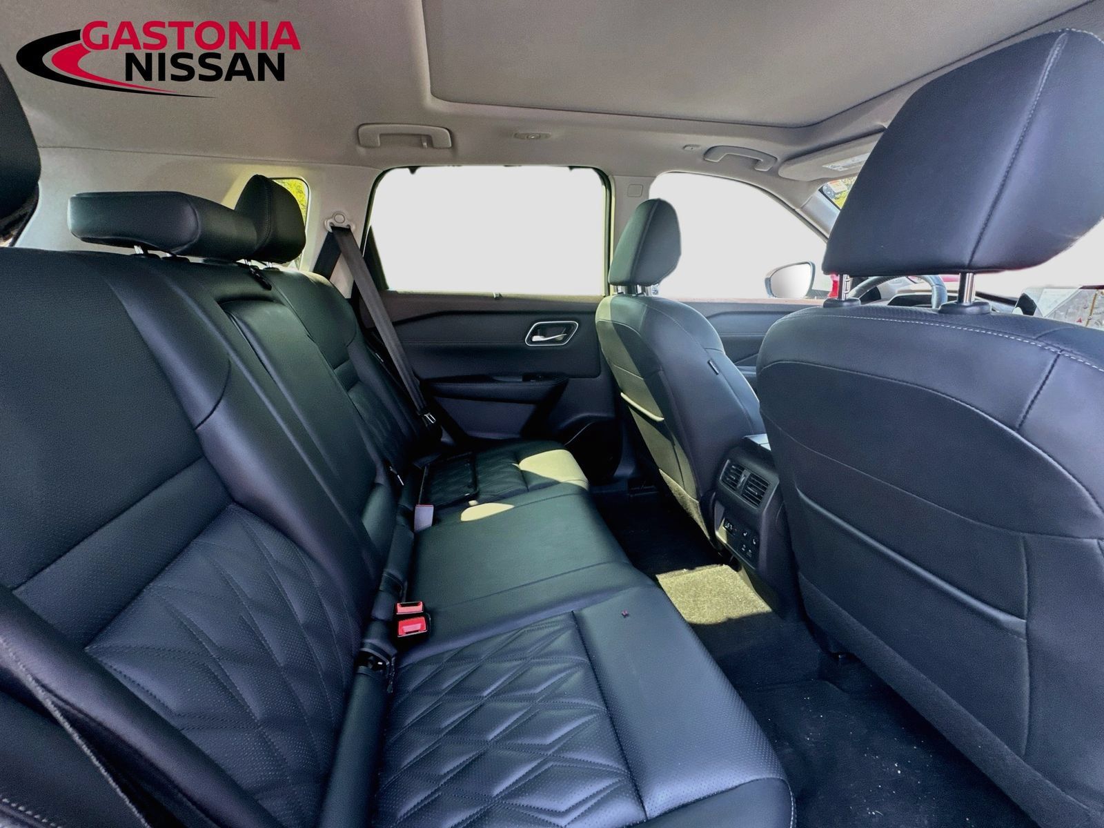 Used 2023 Nissan Rogue Platinum w/ Platinum Premium Package AWD/4WD image 37