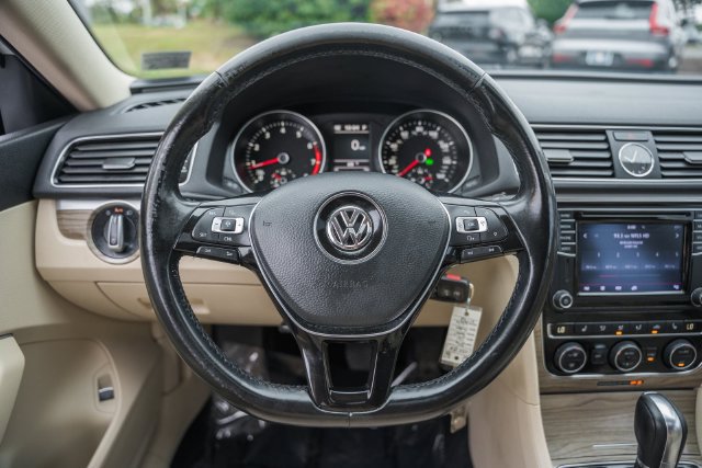 Used 2016 Volkswagen Passat 1.8T SE FWD image 24