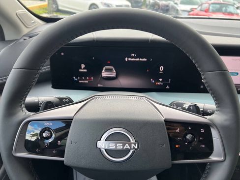 Used 2025 Nissan Murano SL AWD/4WD image 11