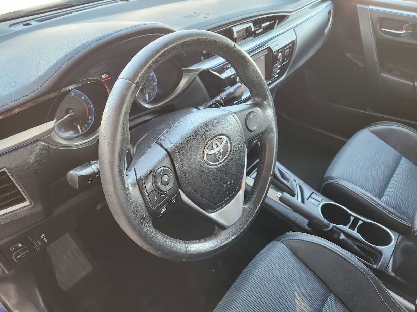 Used 2015 Toyota Corolla S FWD image 2