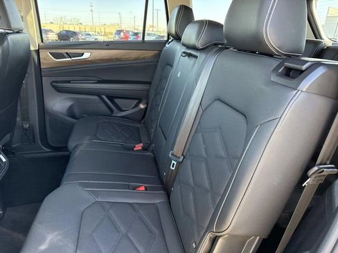 Certified 2025 Volkswagen Atlas SE image 15