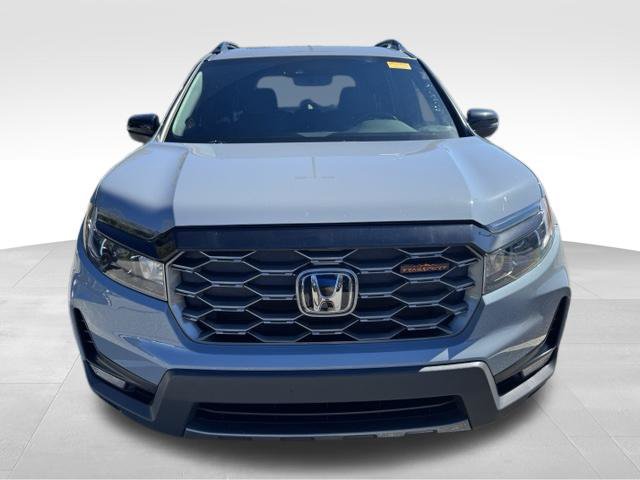 Used 2023 Honda Passport TrailSport image 2