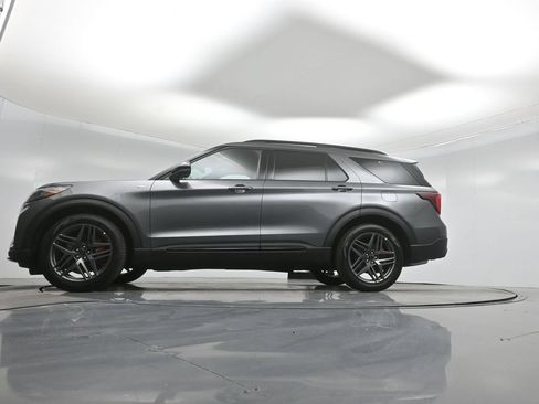 New 2026 Ford Explorer ST-Line w/ ST-Line Street Pack RWD image 50