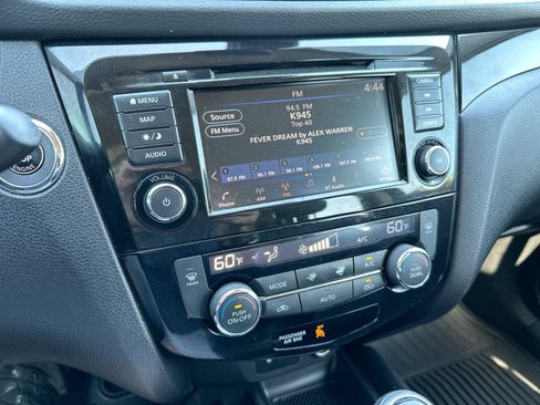 Used 2022 Nissan Rogue Sport SL AWD/4WD image 16