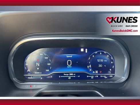 Used 2023 Chevrolet Suburban Premier image 13