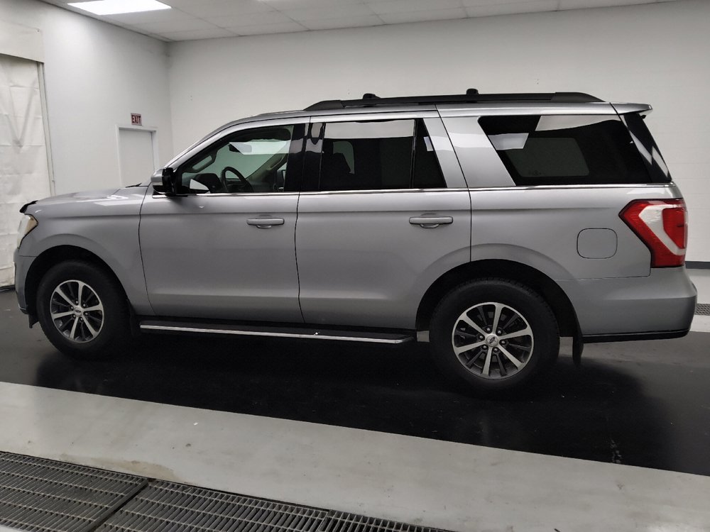 Used 2020 Ford Expedition XLT w/ Equipment Group 202A AWD/4WD image 3